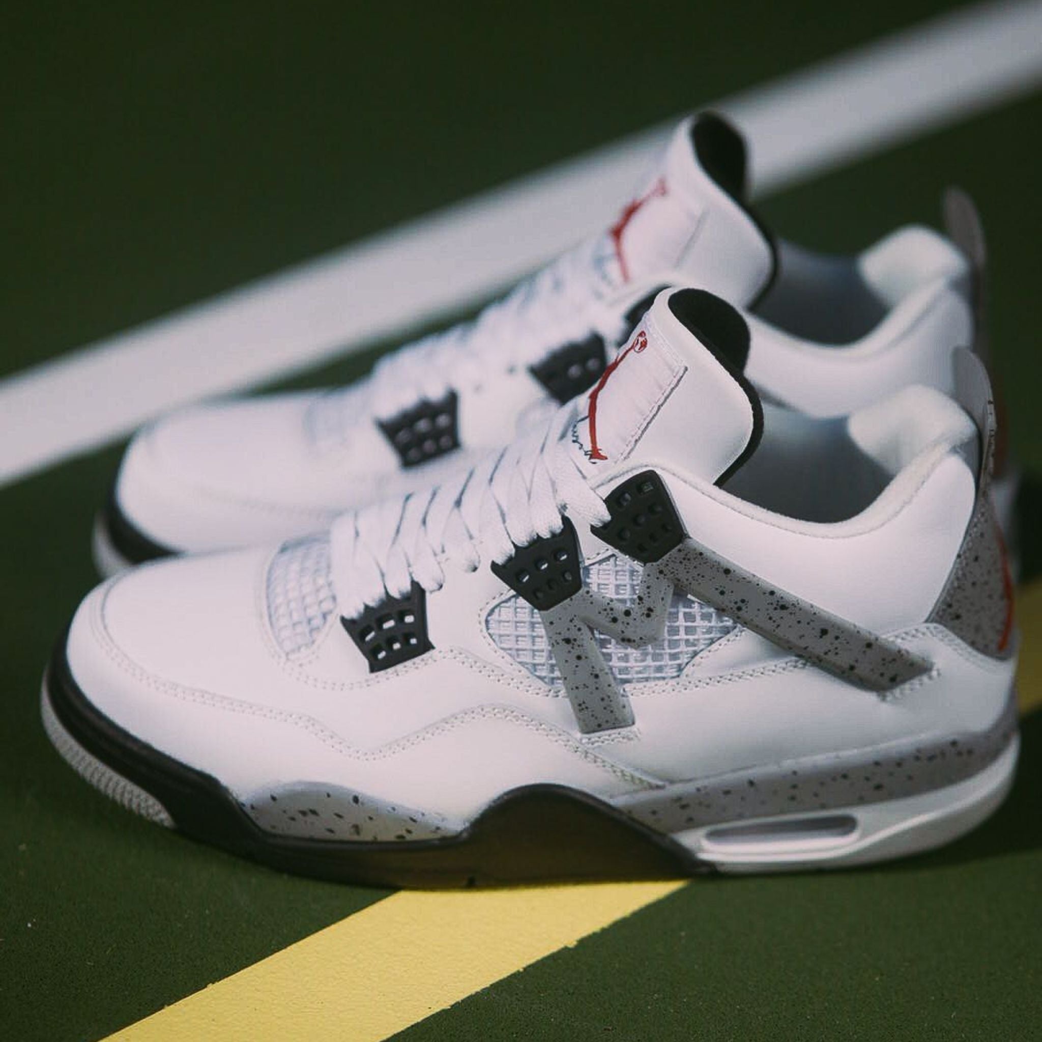 MADISON WORKSHOP                    X AIR JORDAN IV (CEMENT)