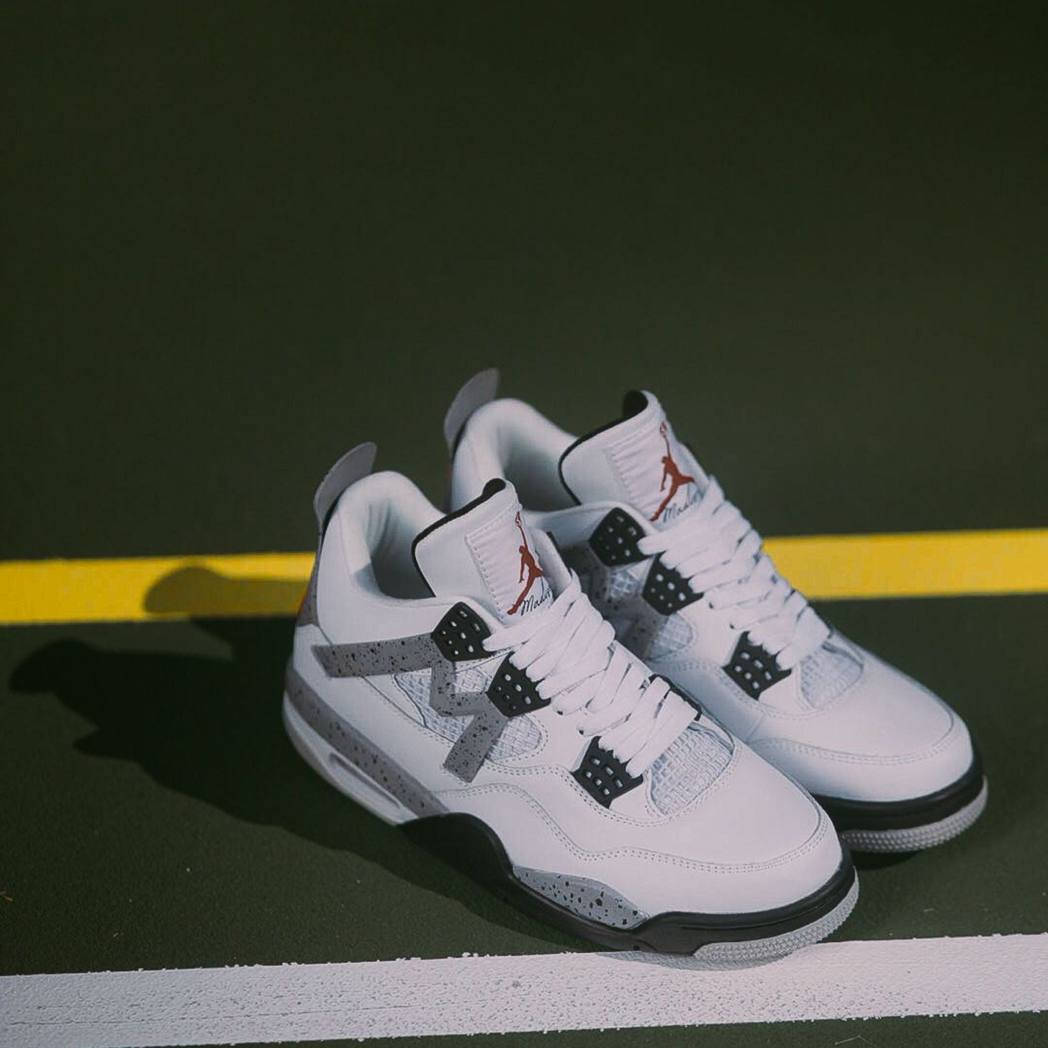 MADISON WORKSHOP                    X AIR JORDAN IV (CEMENT)